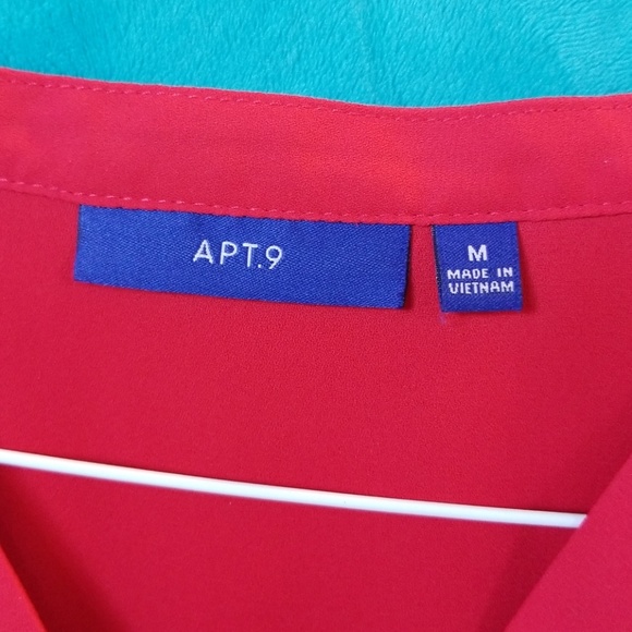 Red blouse - Picture 2 of 3